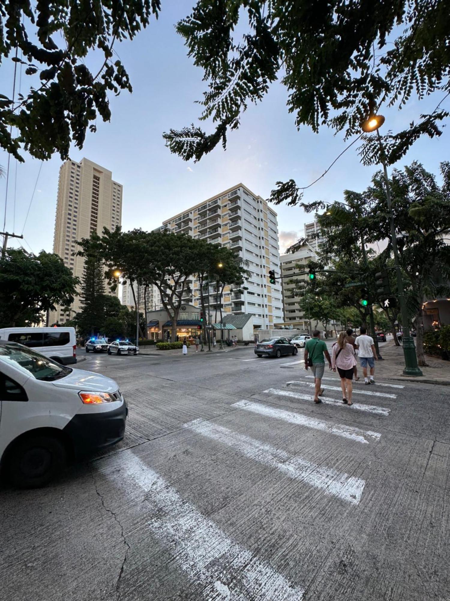 Wellcome To Lovely 2 Beds 2 Baths Free Parking In Waikiki Apartment *